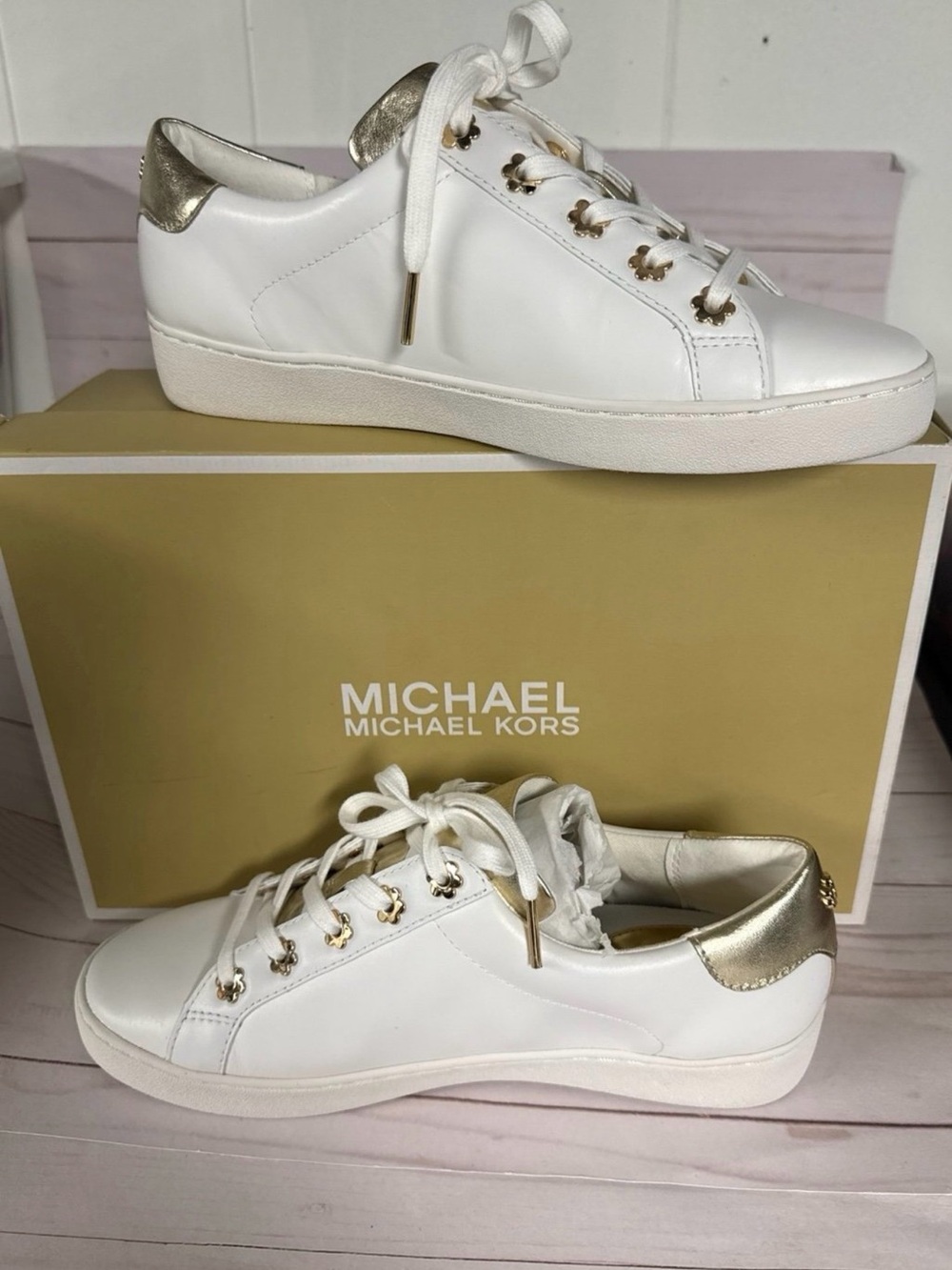Michael Kors Women’s White Leather Sneakers with Gold Accent NIB